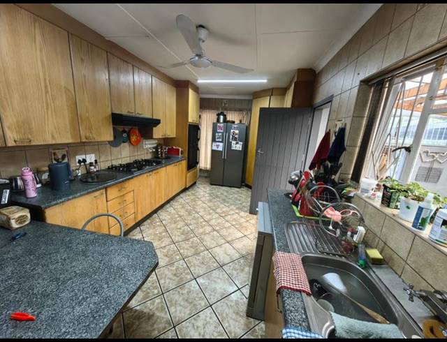 3 BEDROOM HOUSE FOR SALE IN VANDERBIJLPARK SW 5